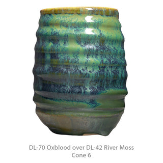 DL-42 River Moss is a glossy deep green opaque glaze, that breaks clear where thin. Amaranth Stoneware Canada.