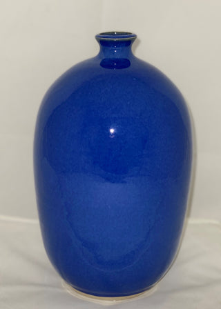 Azure Dream glaze, deep blue that enhances texture. Amaranth Stoneware Canada.